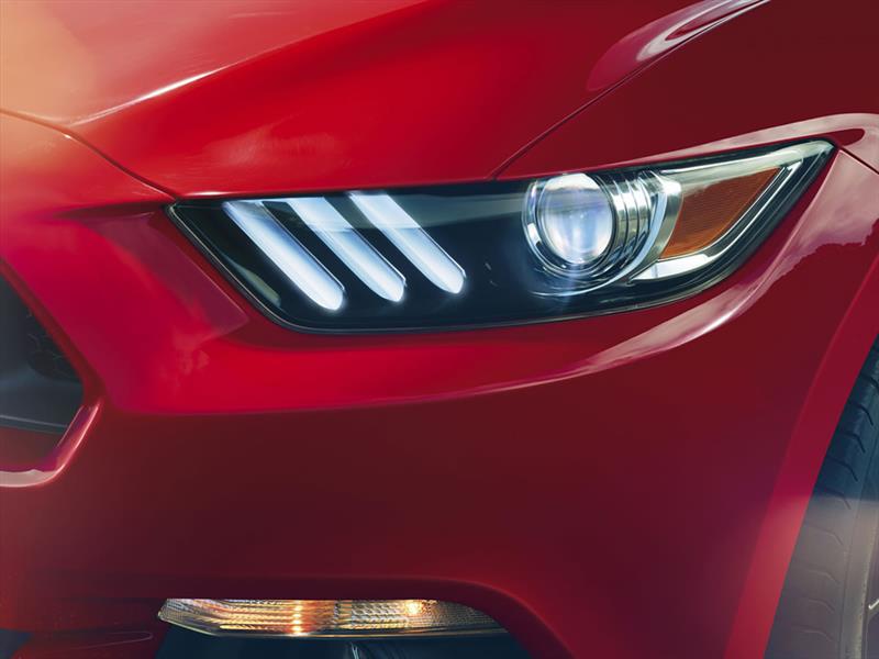 Ford Mustang 2015 se presenta en LA