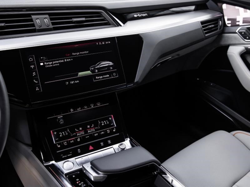 Audi e-Tron interior
