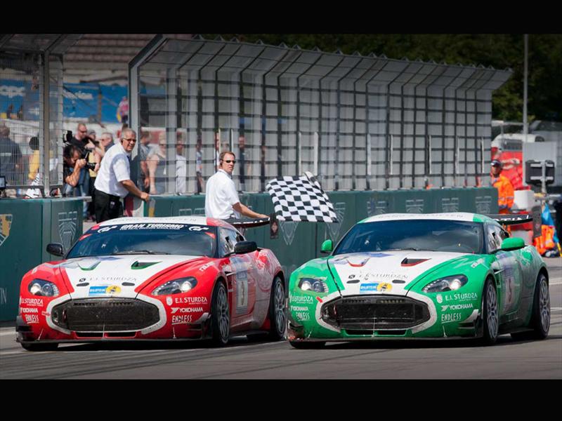 Aston Martin V12 Zagato en Nürburgring
