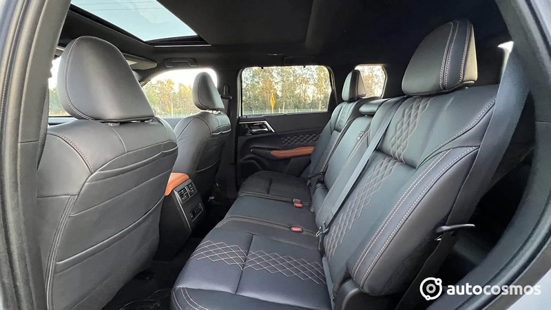 Mitsubishi Outlander 2025