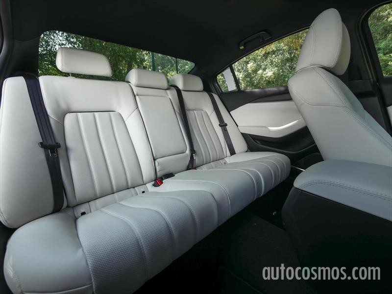 Frente a Frente: Honda Accord 2018 vs Mazda 6 2019