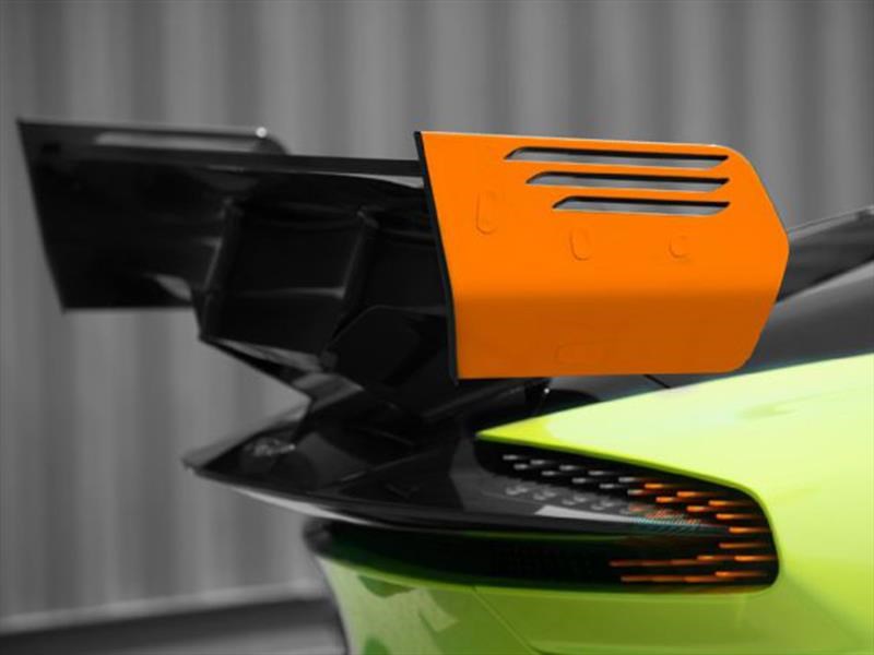Aston Martin Vulcan AMR Pro