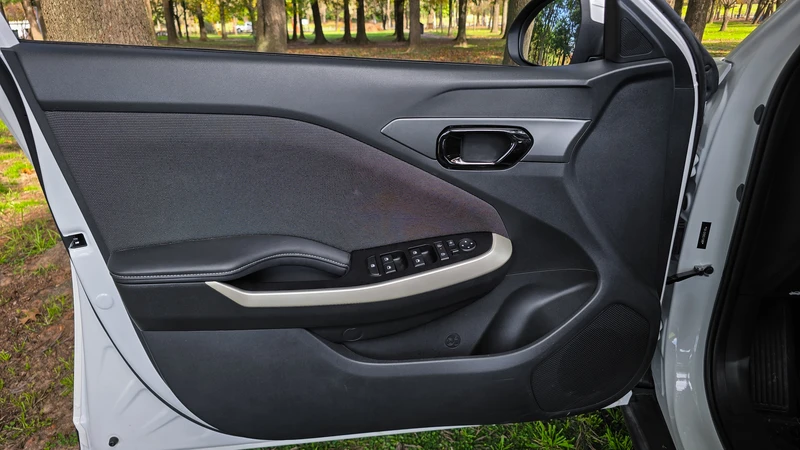 Test Drive Kia K3 Sedán