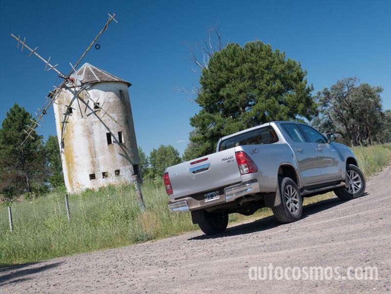 Nueva Toyota Hilux a prueba