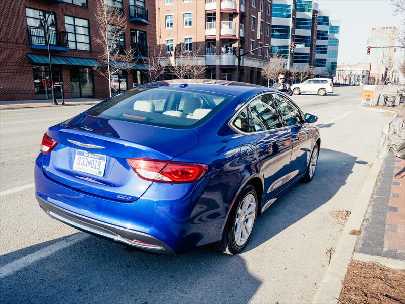 Chrysler 200 2015