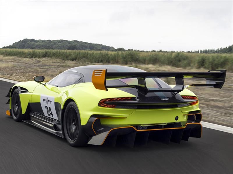 Aston Martin Vulcan AMR Pro