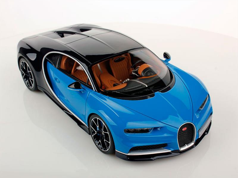 Bugatti Chiron escala 1:18