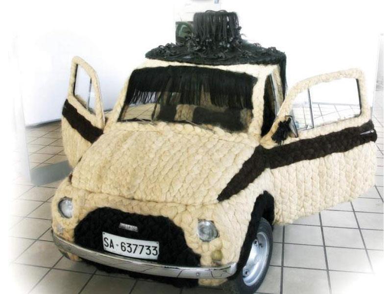 FIAT 500 con cabello natural