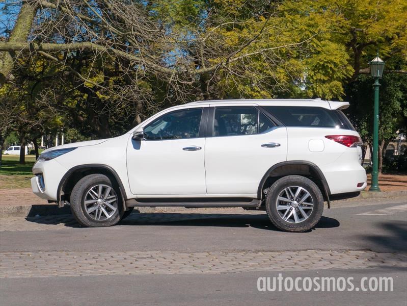 Nueva Toyota SW4 a prueba