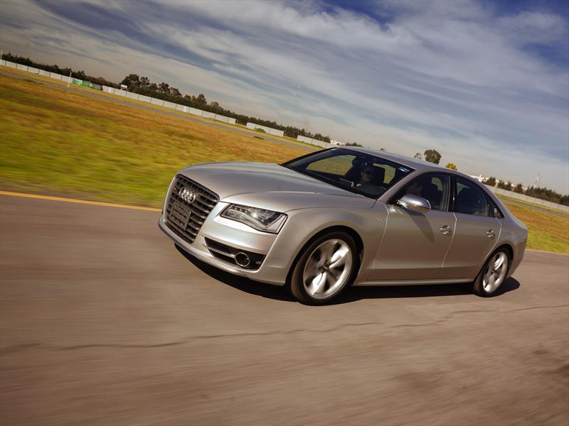Audi S8 2014