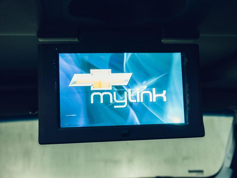 Chevrolet Suburban 2015