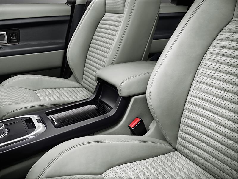 Land Rover Discovery Sport 2015