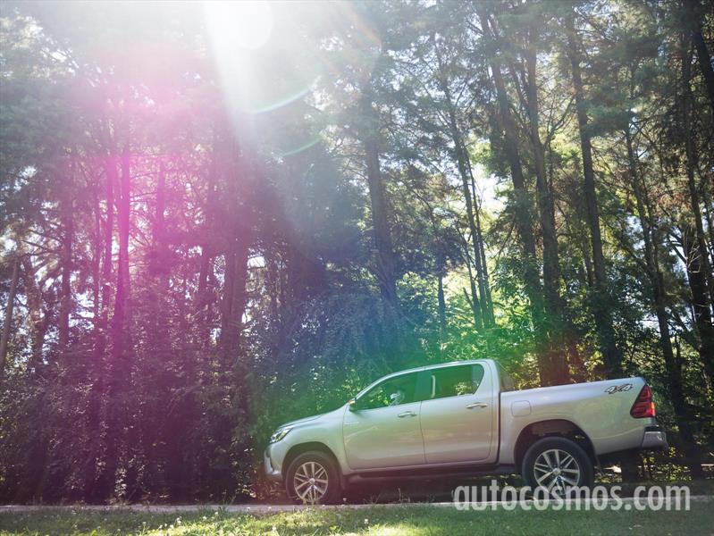 Nueva Toyota Hilux a prueba