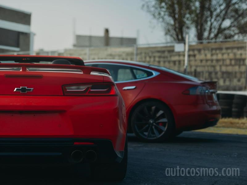 Tesla Model S P100D VS Chevrolet Camaro ZL1 Conv