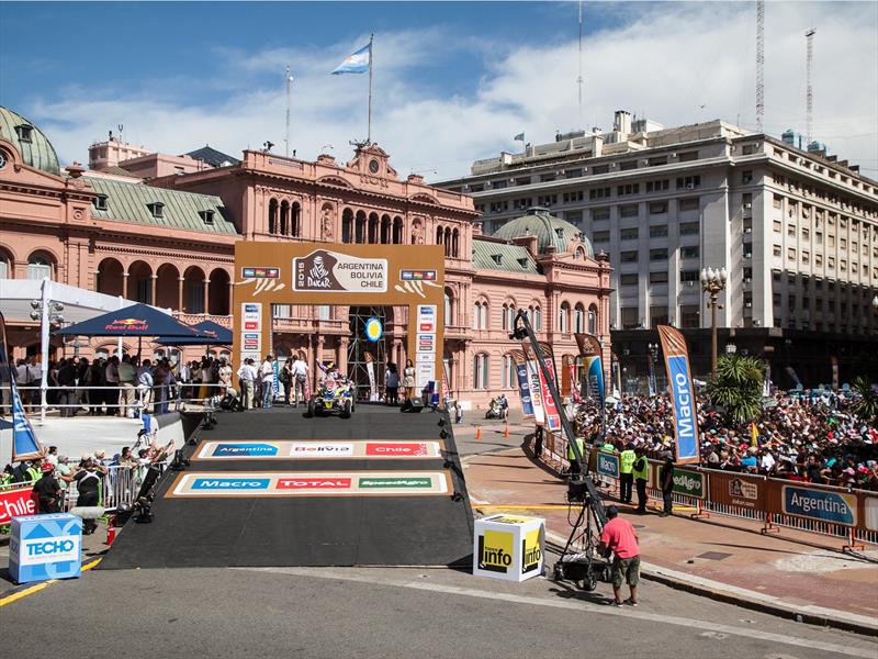 Dakar 2015: Revisión técnica y arranque