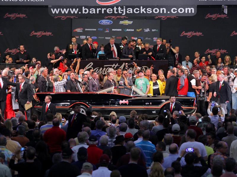 Se subastó el Batimóvil