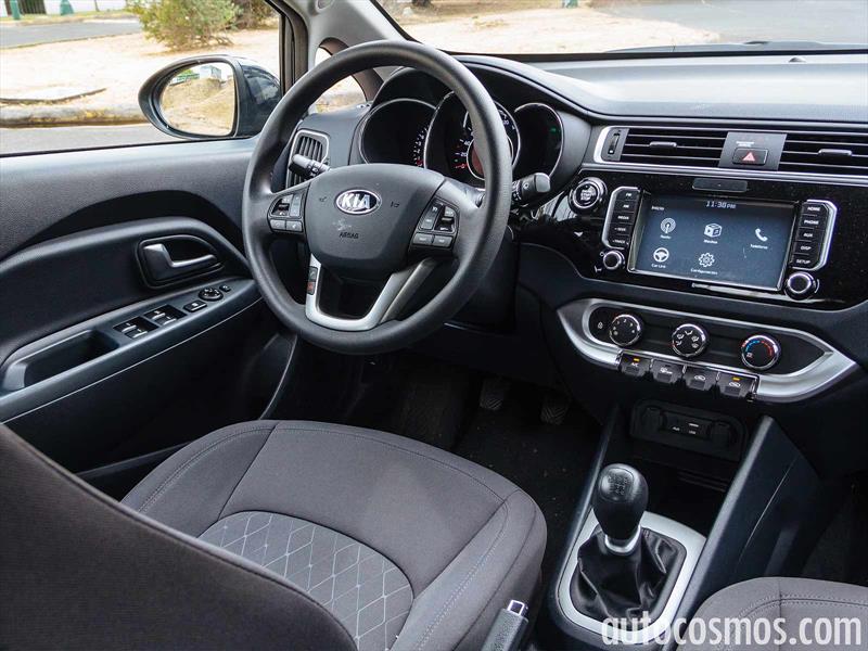 Kia Rio sedán 2016