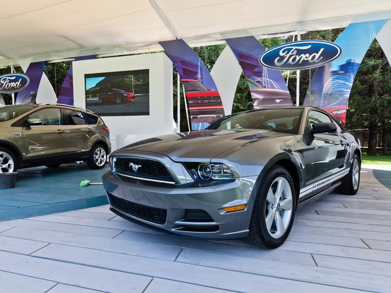 Ford Mustang 2013 en el Concurso de la Elegancia