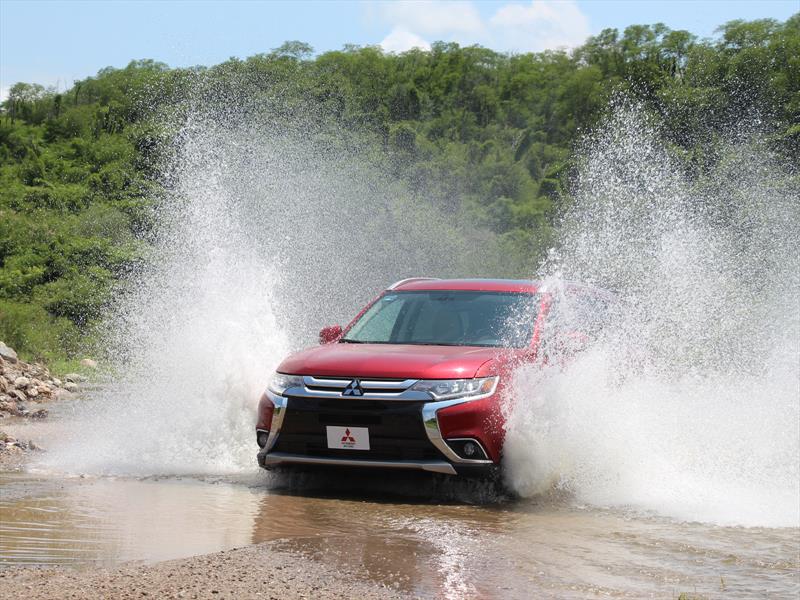 Mitsubishi Outlander 2016