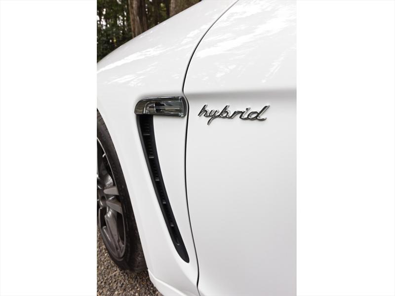 Porsche Panamera S Hybrid 2012