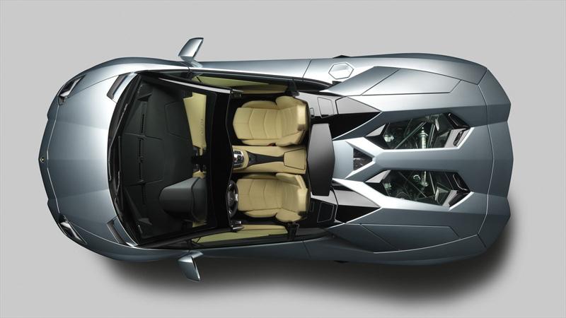 Lamborghini Aventador LP-700-4 Roadster