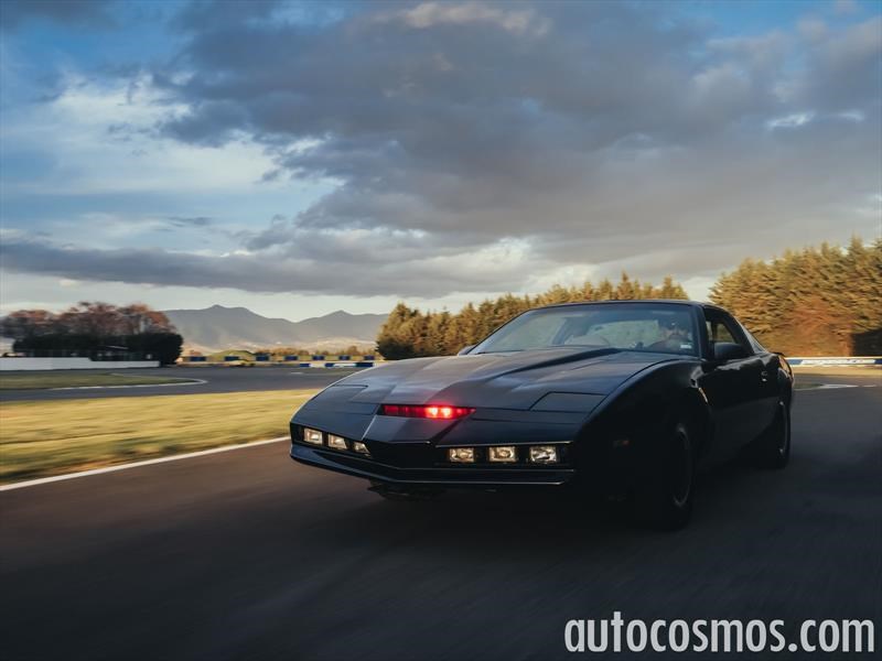 BMW Serie 7 2017 vs KITT