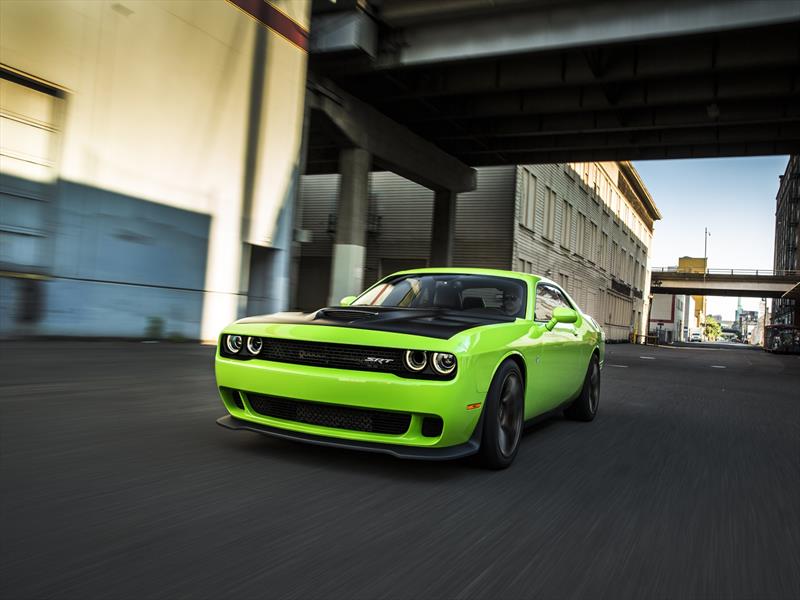 Dodge Challenger SRT Hellcat 2015