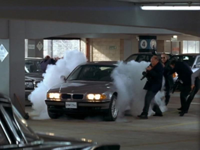 Top 10: BMW 750iL de Bond