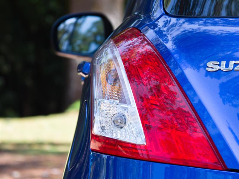 Suzuki Swift GLS Automático 2012