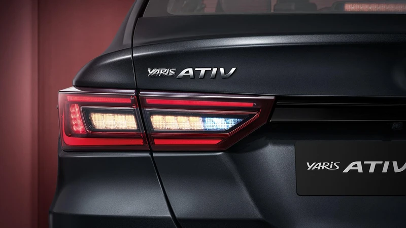 Toyota Yaris Sedán 2023