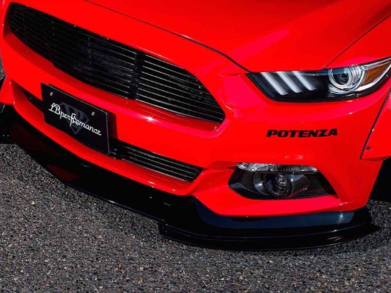 Ford Mustang por Liberty Walk