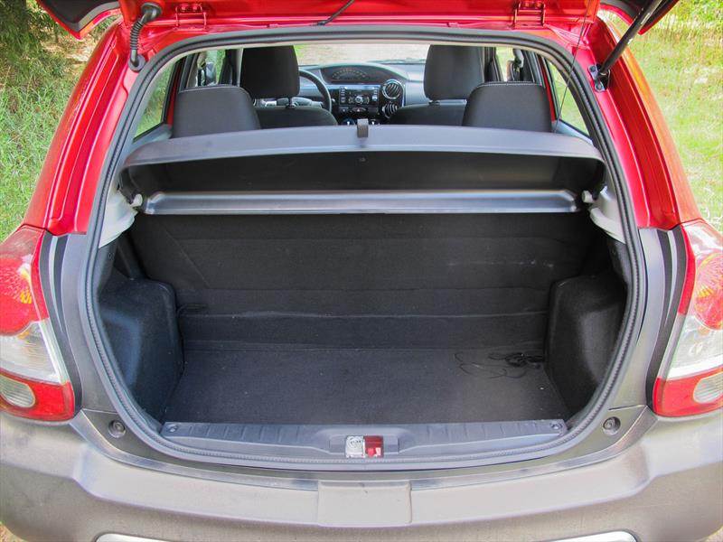 Prueba Toyota Etios Cross