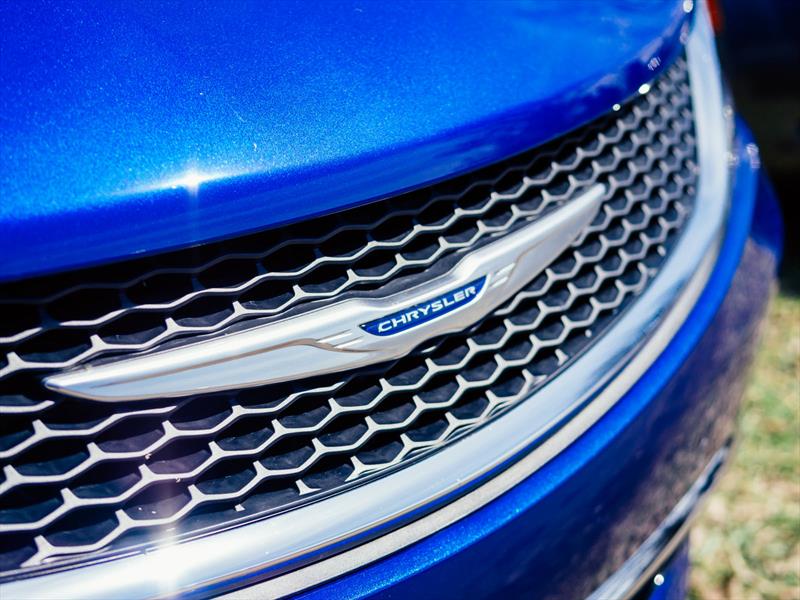 Chrysler 200 2015