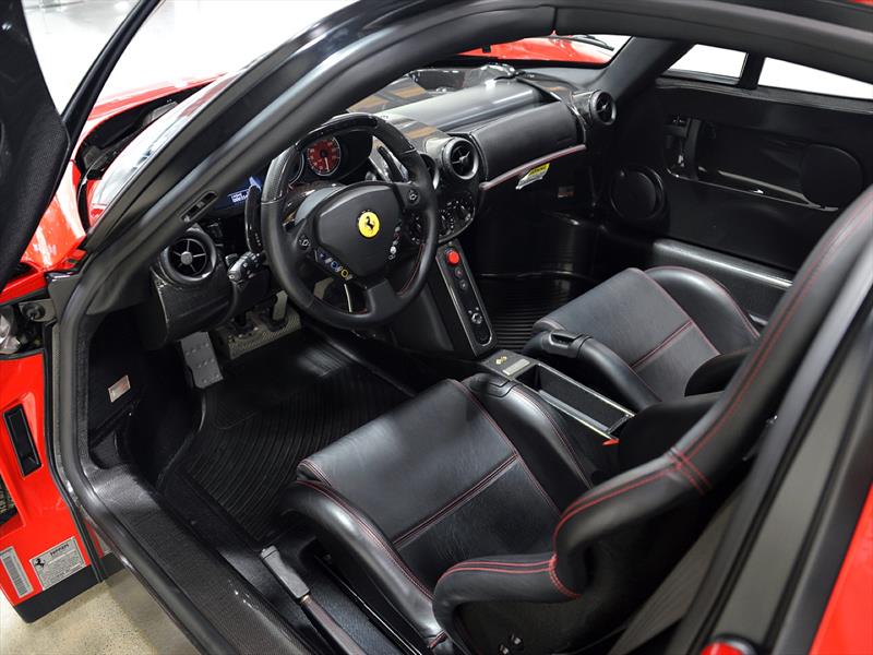 Ferrari Enzo 2003 a la venta con 354 millas
