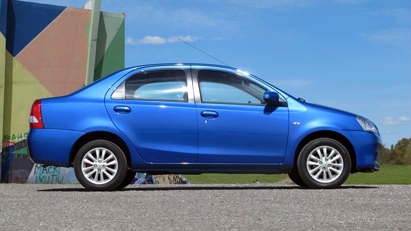 Prueba nuevo Toyota Etios