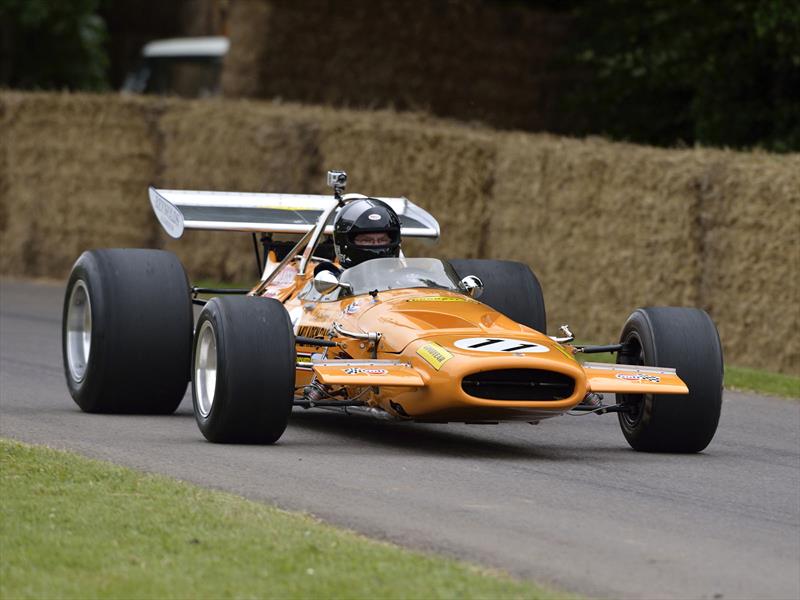 McLaren celebra 50 años en la competición