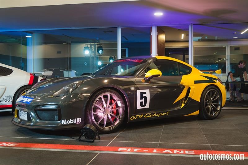 Porsche Cayman GT4 Challenge 2017