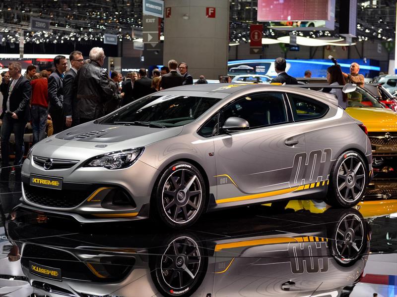 Opel Astra OPC Extreme o Vauxhall VXR Extreme
