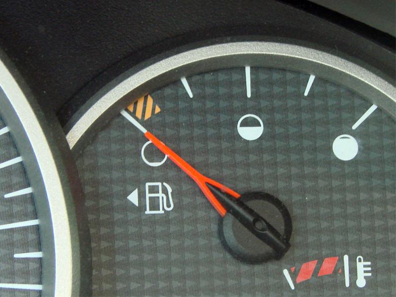 Mecer el auto cuando se llena el tanque