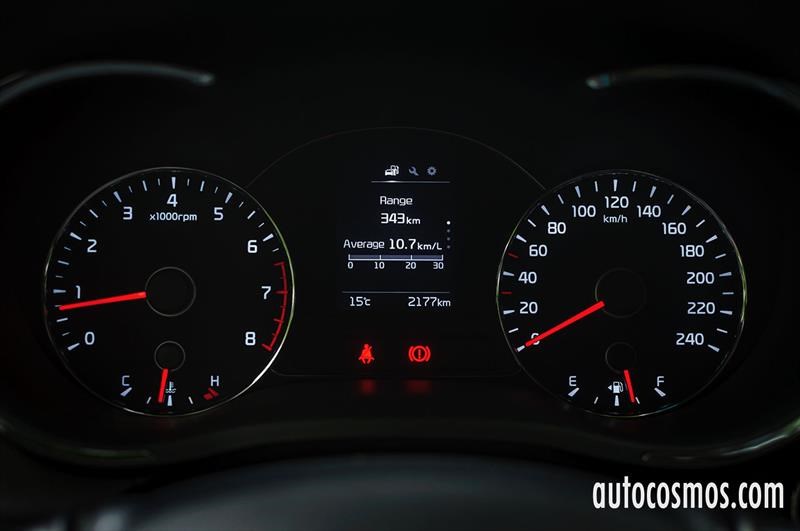 Test Drive: Kia Cerato5 2017