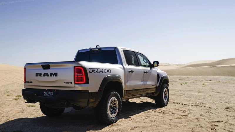 RAM 1500 RHO: un Huracán sopla en la anti Raptor
