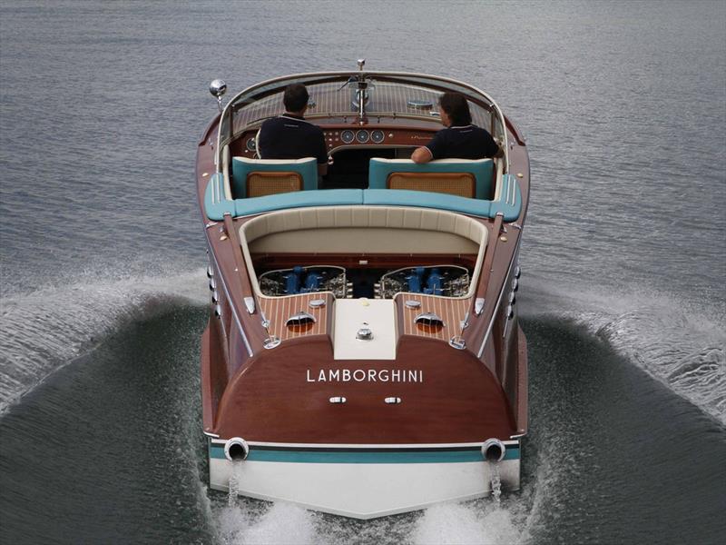 Riva Aquarama Lamborghini con dos V12