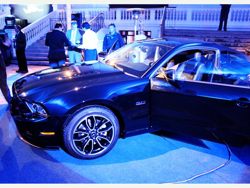 Ford Mustang 2013. Lanzamiento en Chile