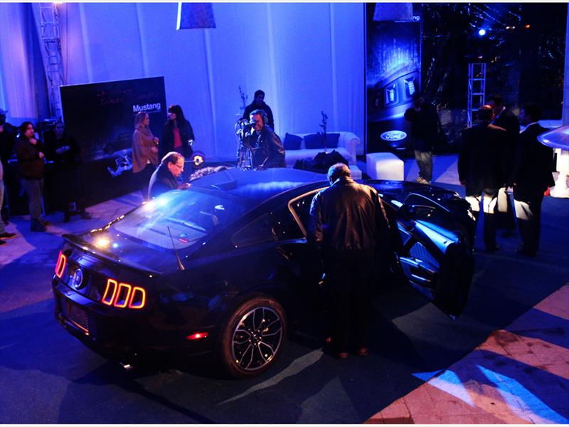 Ford Mustang 2013. Lanzamiento en Chile