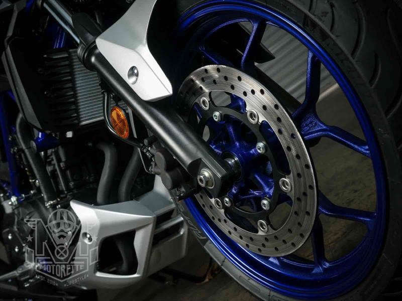 BMW G 310 R vs Yamaha MT-03