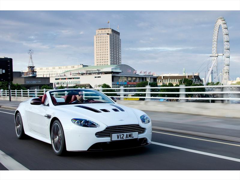 Aston Martin V12 Vantage Roadster