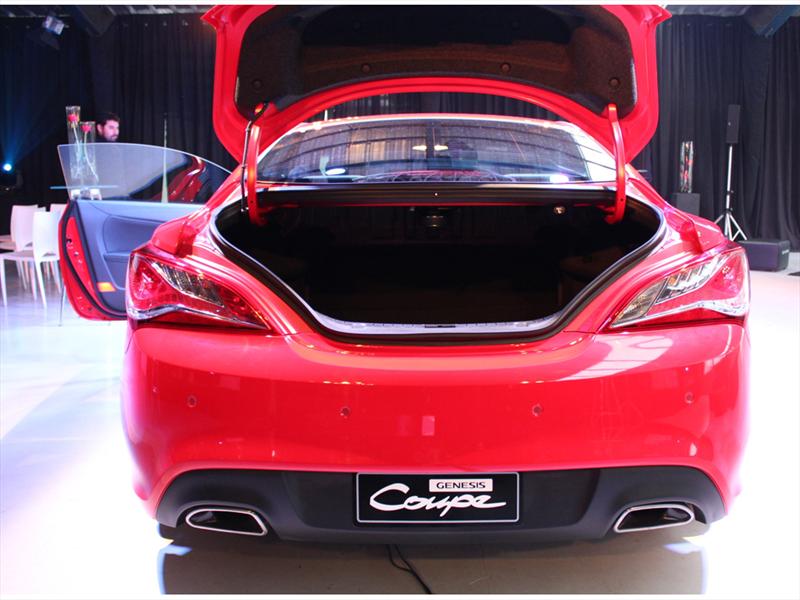 Hyundai Genesis Coupé 2012