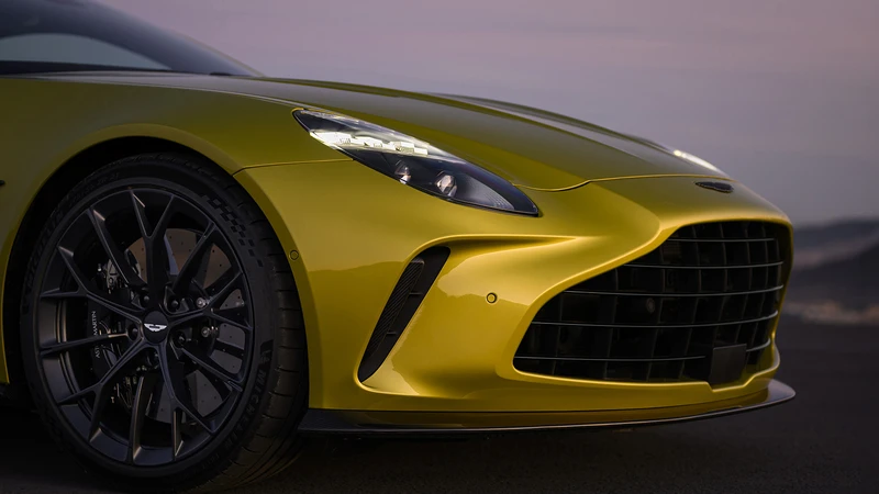 Aston Martin Vantage 2025