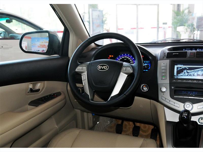 BYD S6