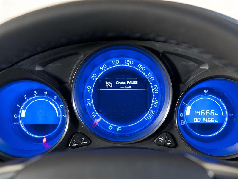 Manejamos el nuevo Citroën C4 Lounge